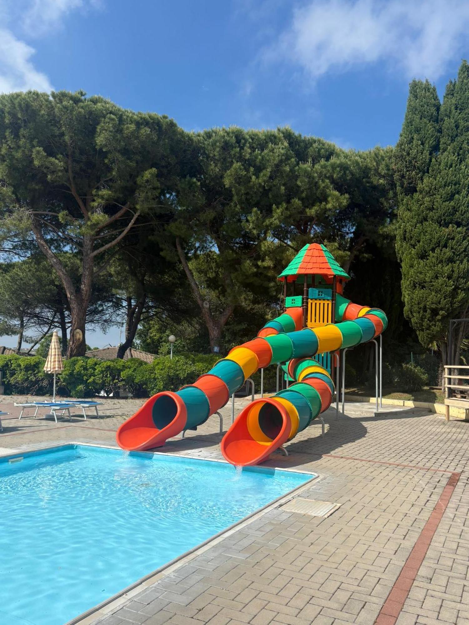 Camping Village Mar Y Sierra San Costanzo Extérieur photo