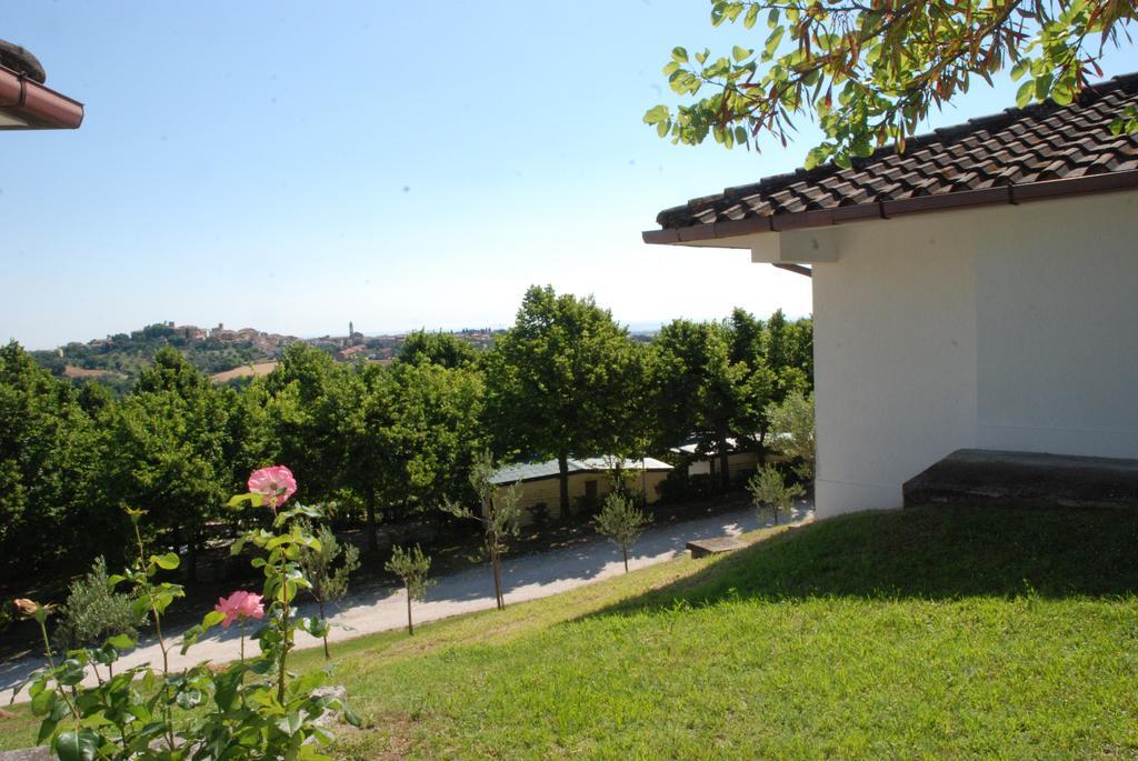 Camping Village Mar Y Sierra San Costanzo Extérieur photo