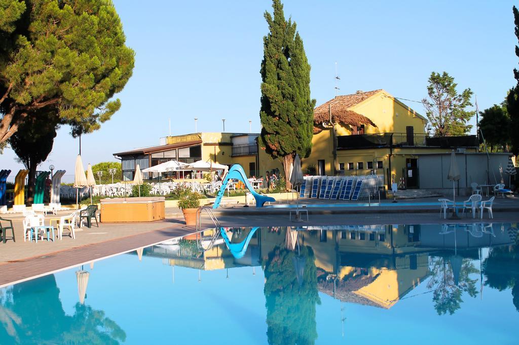 Camping Village Mar Y Sierra San Costanzo Extérieur photo
