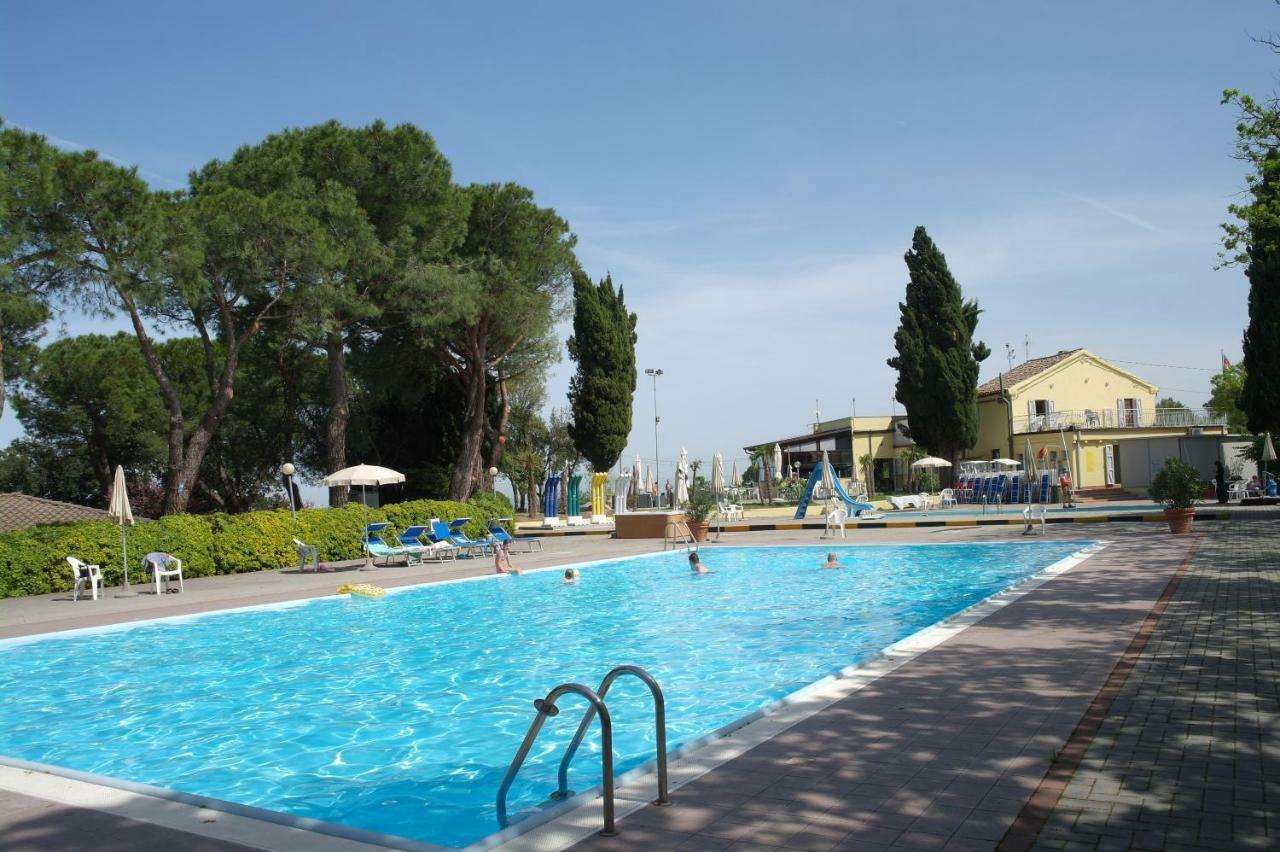 Camping Village Mar Y Sierra San Costanzo Extérieur photo