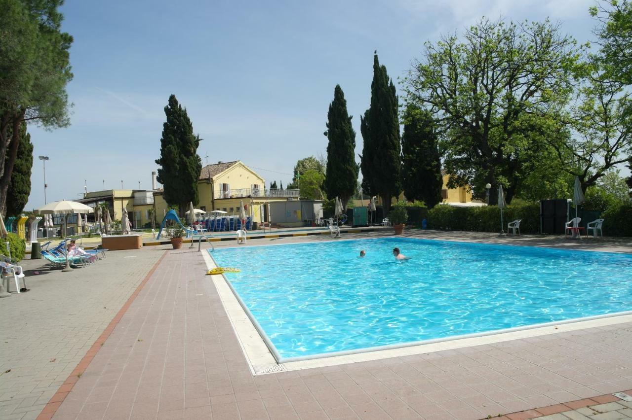 Camping Village Mar Y Sierra San Costanzo Extérieur photo